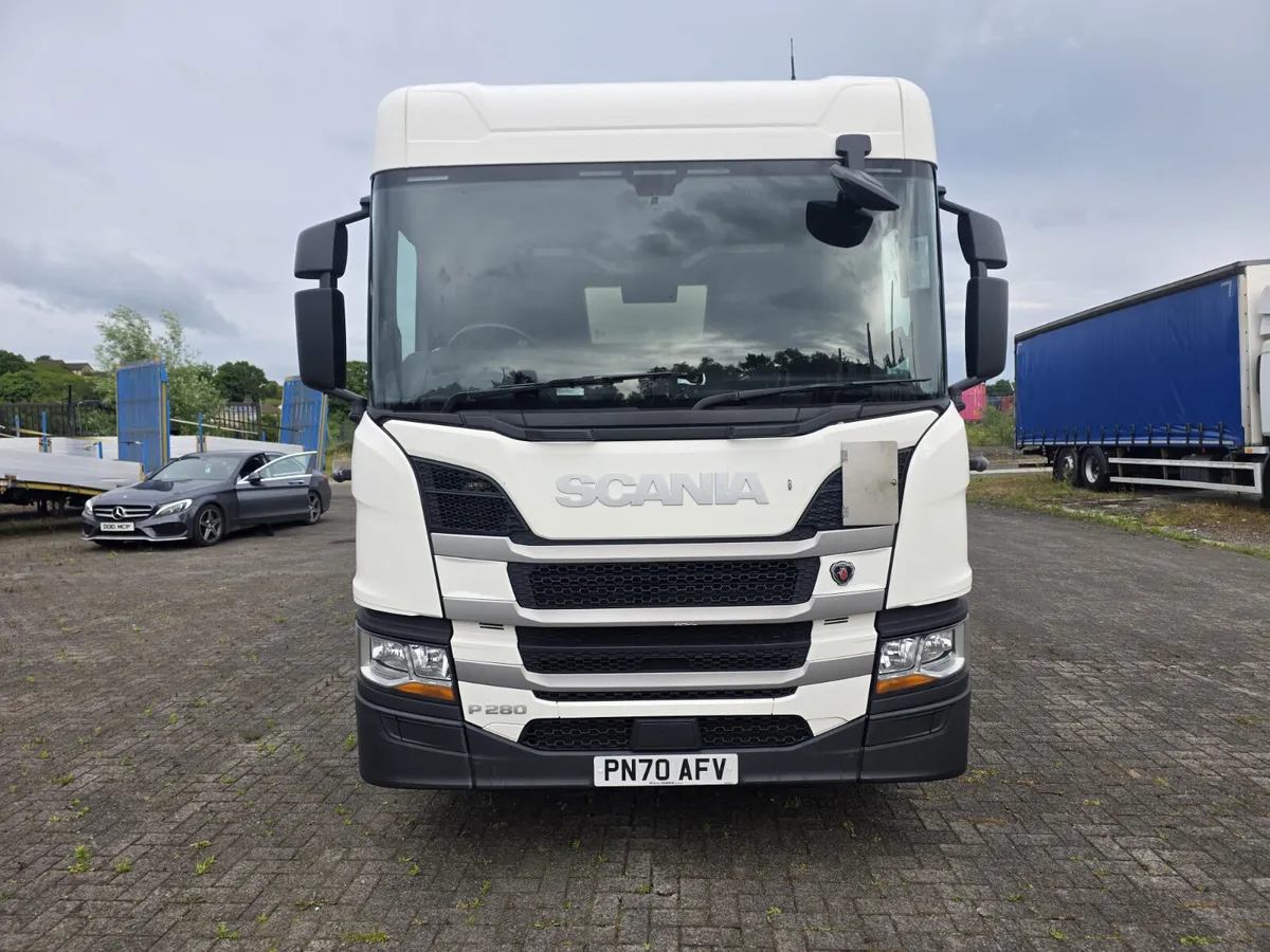 2021 Scania P280 comfort Cab, 4X2 Curtainsider - Image 2