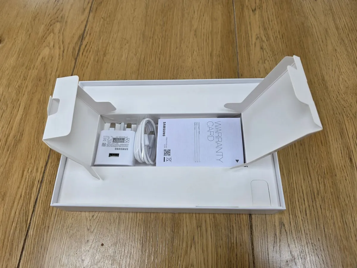 Samsung Tab A8 tablet (32Gb) - Image 2