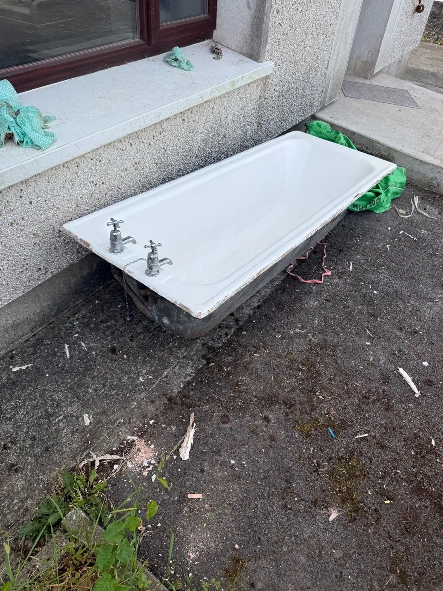 Cast Iron Bath - Image 3