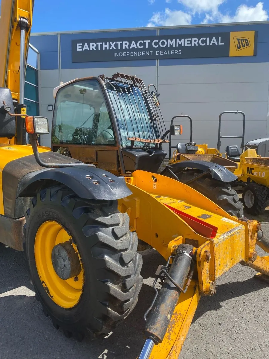 JCB 535-125 Year 2010 - Image 2