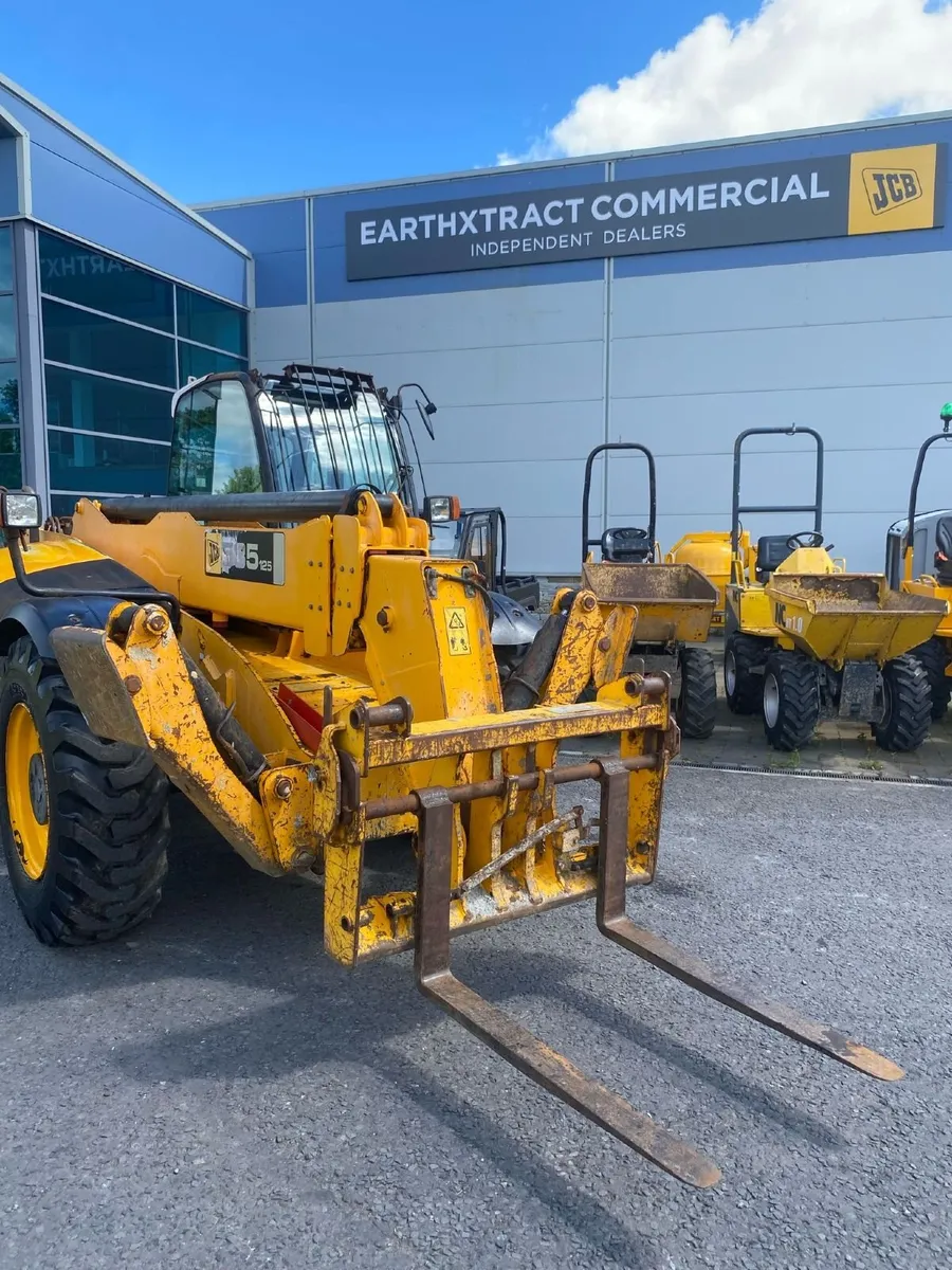 JCB 535-125 Year 2010 - Image 3