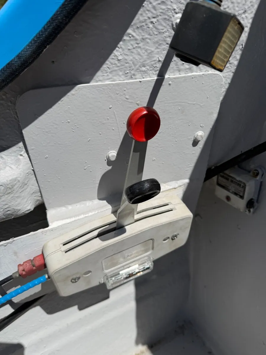 Cabin Boat - Image 4
