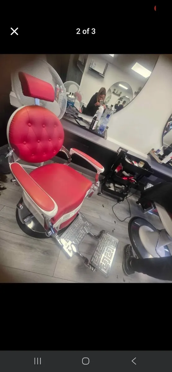 Barber chairs - Image 1