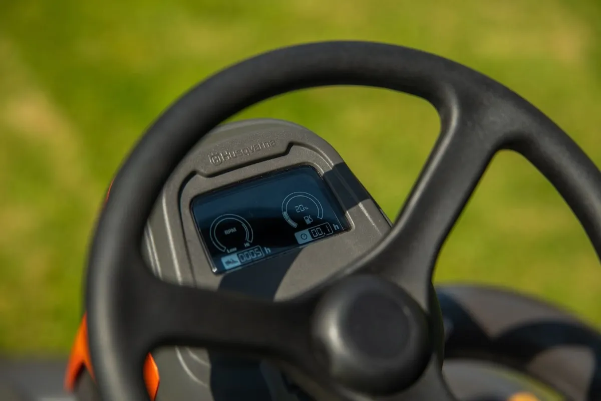 ride on lawnmower - Image 3