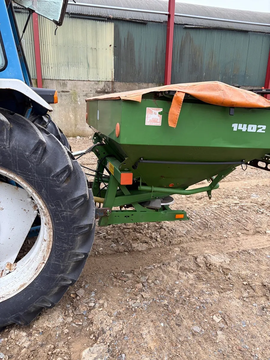 Amazon 1402 fertiliser sower - Image 1