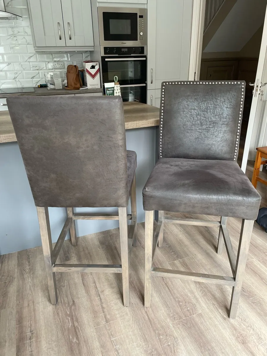 Kitchen bar stools - Image 1