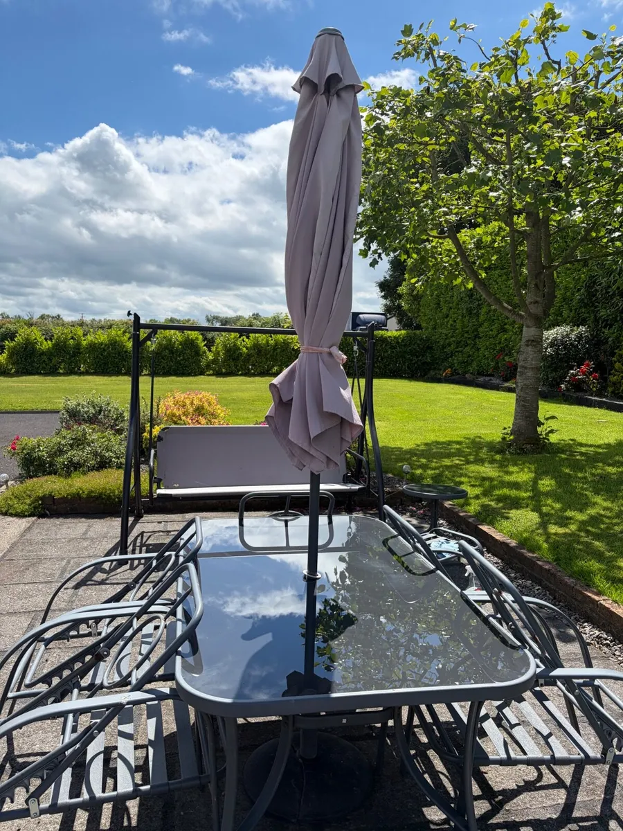 Patio table and chairs - Image 2