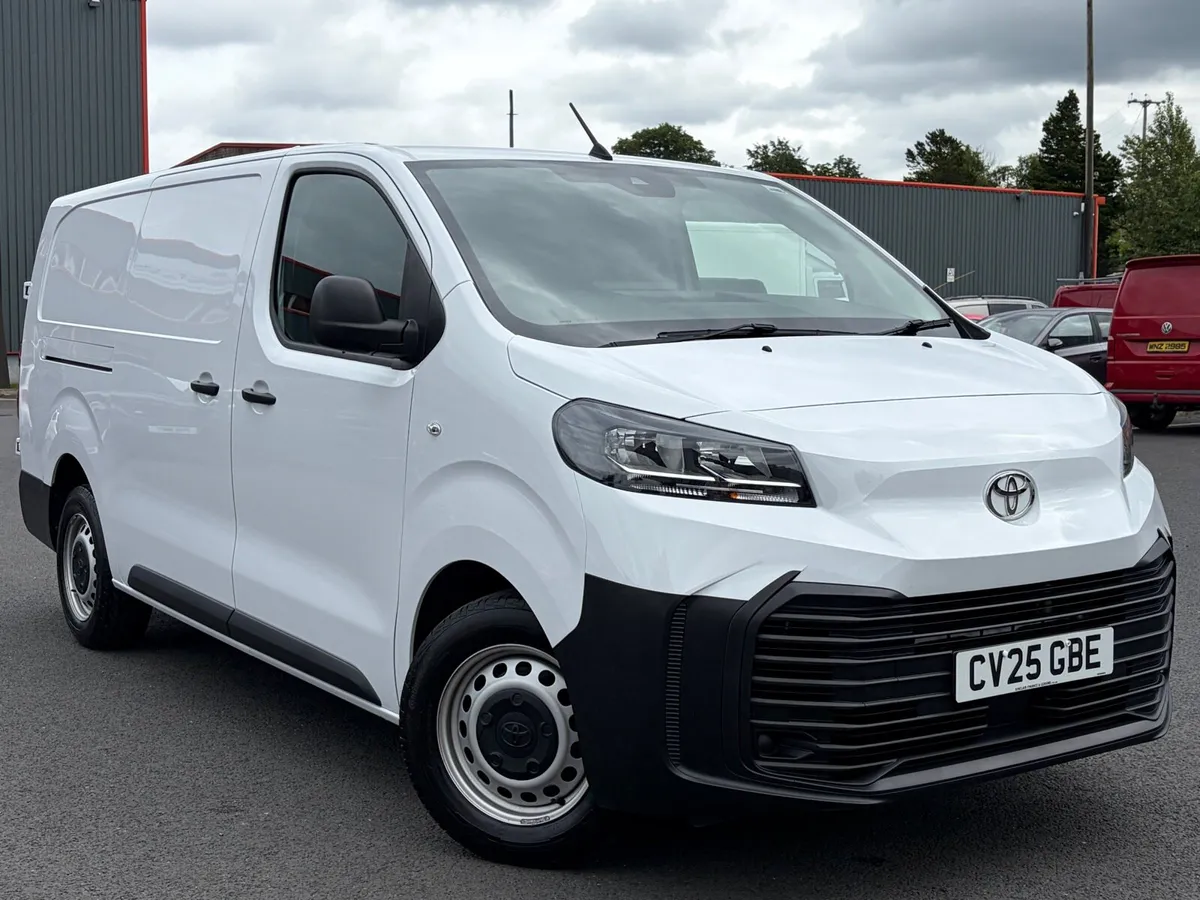 2025 TOYOTA PROACE ACTIVE 2.0 - Image 1