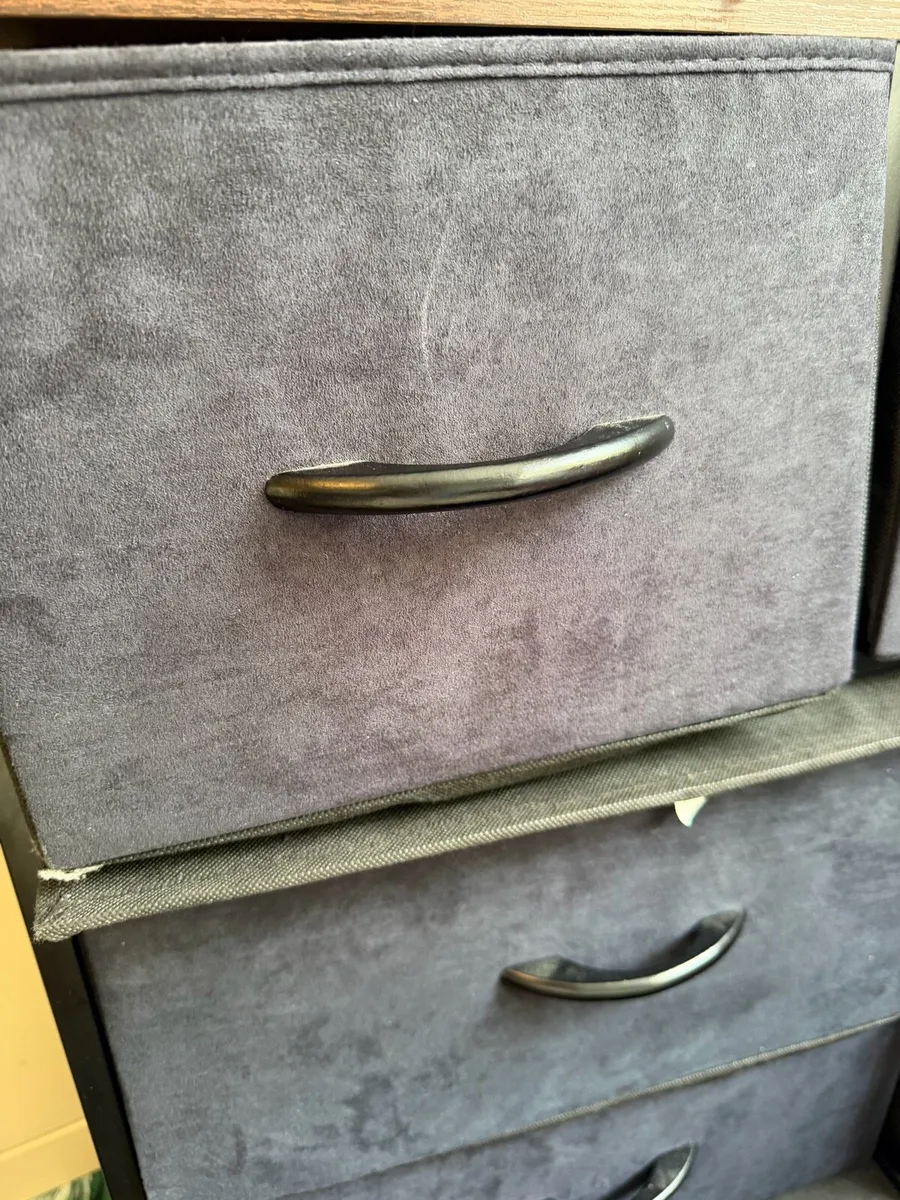 Fabric wardrobe with wooden top - Image 2