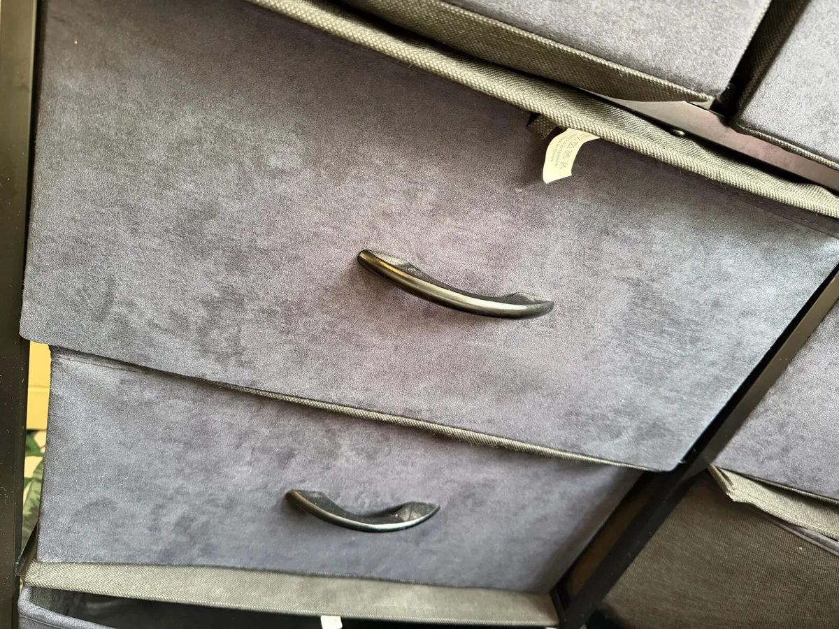 Fabric wardrobe with wooden top - Image 3