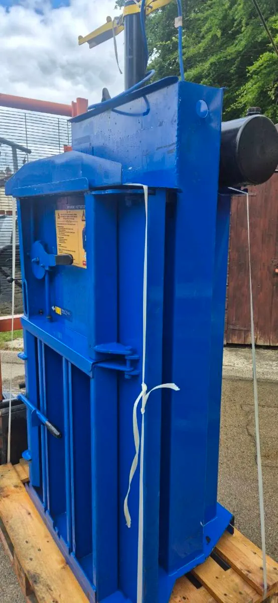 Cardboard baler compactor - Image 2