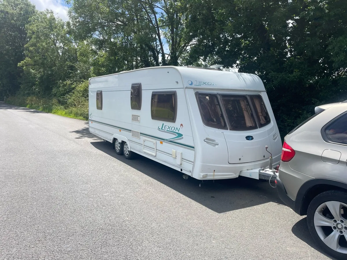 Rear island bed 4 berth caravan - Image 1
