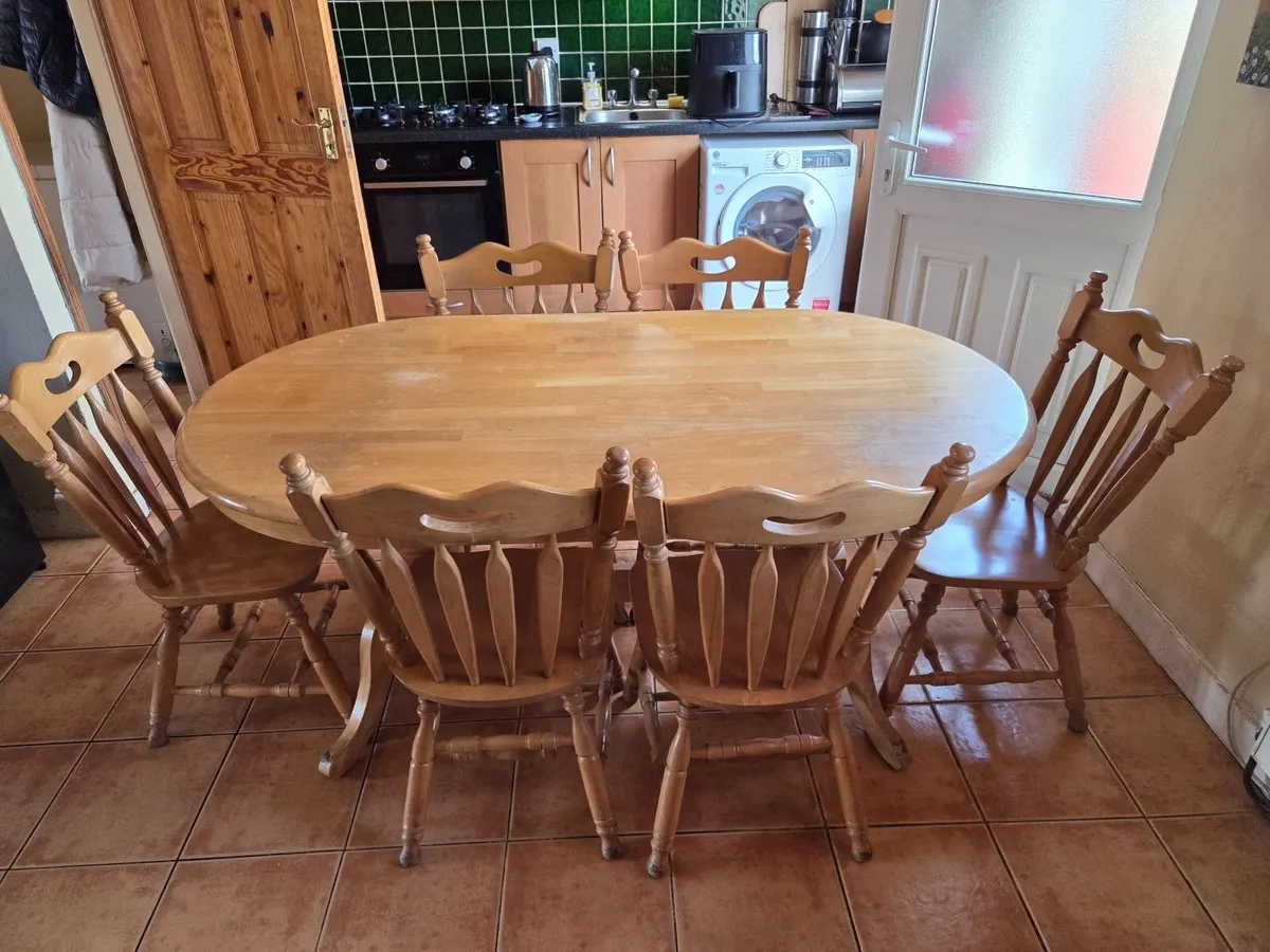 Pine table and 6 chairs - Image 4