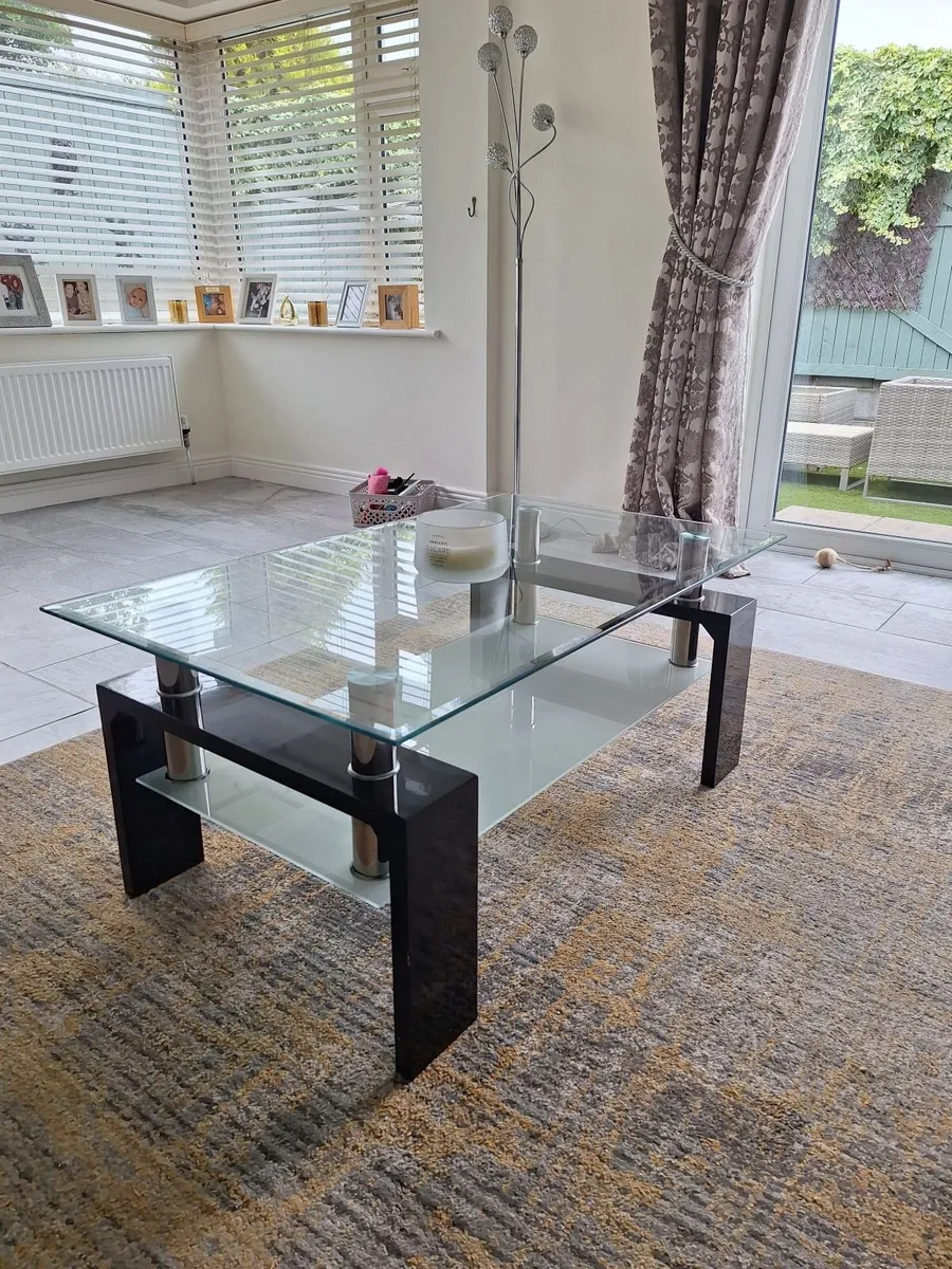 Glass table - Image 3