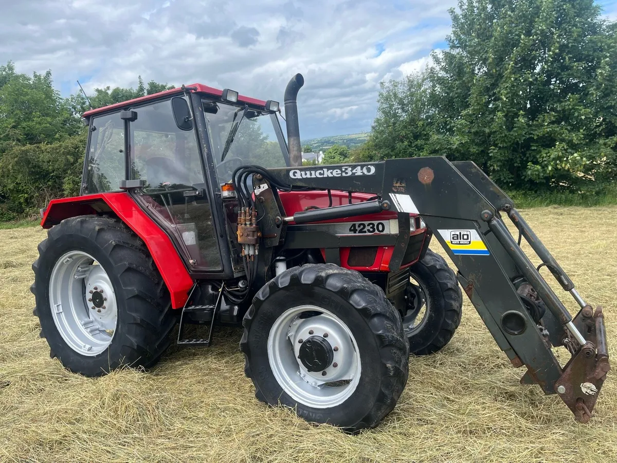 Case IH 4230 & quicke loader - Image 1