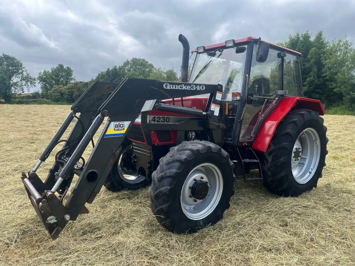 Case IH 4230 & quicke loader - Image 2