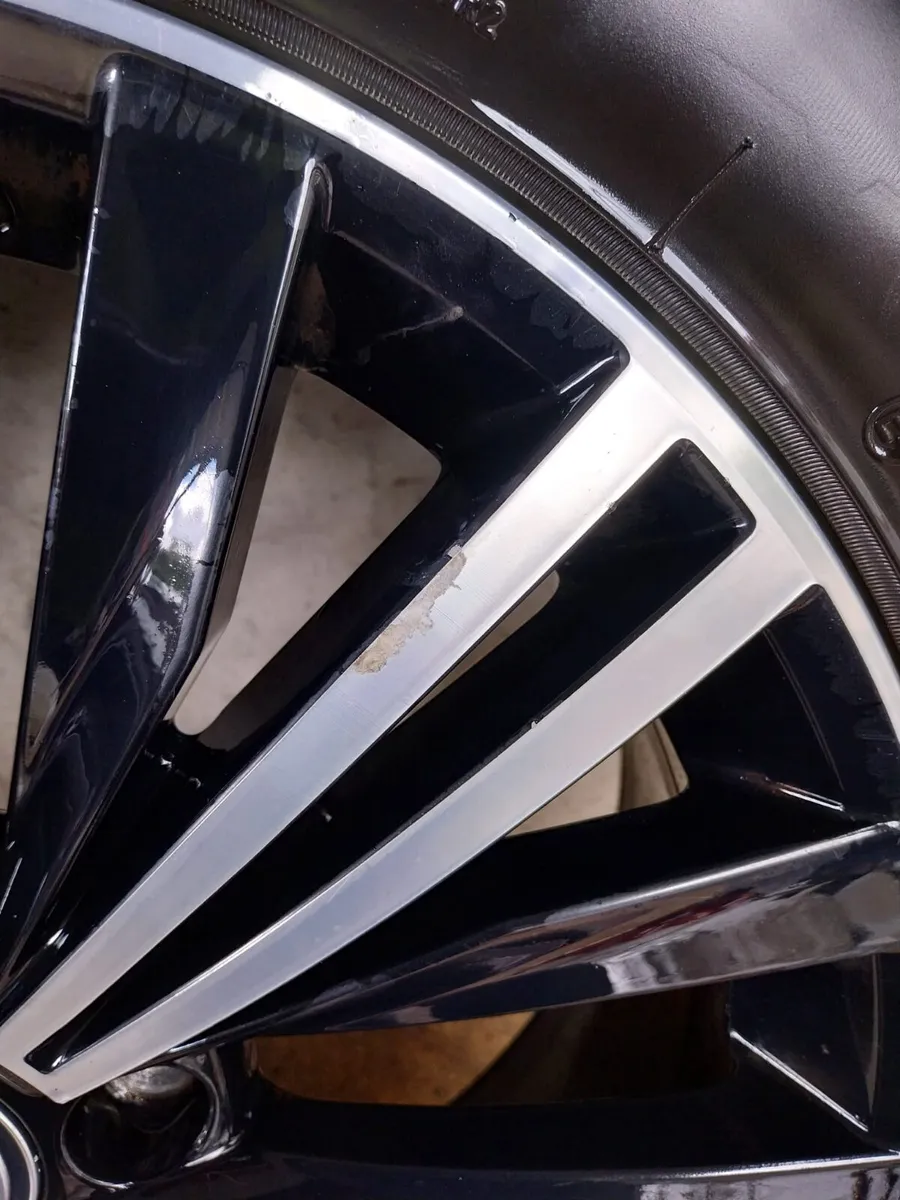 2018 Volkswagen Tiguan 18" Alloy Wheel Set - Image 4