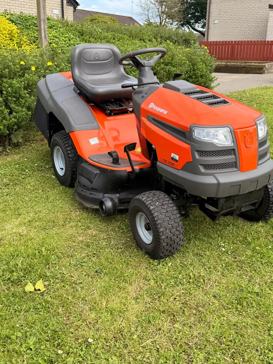 Husqvarna ride on lawnmower - Image 4