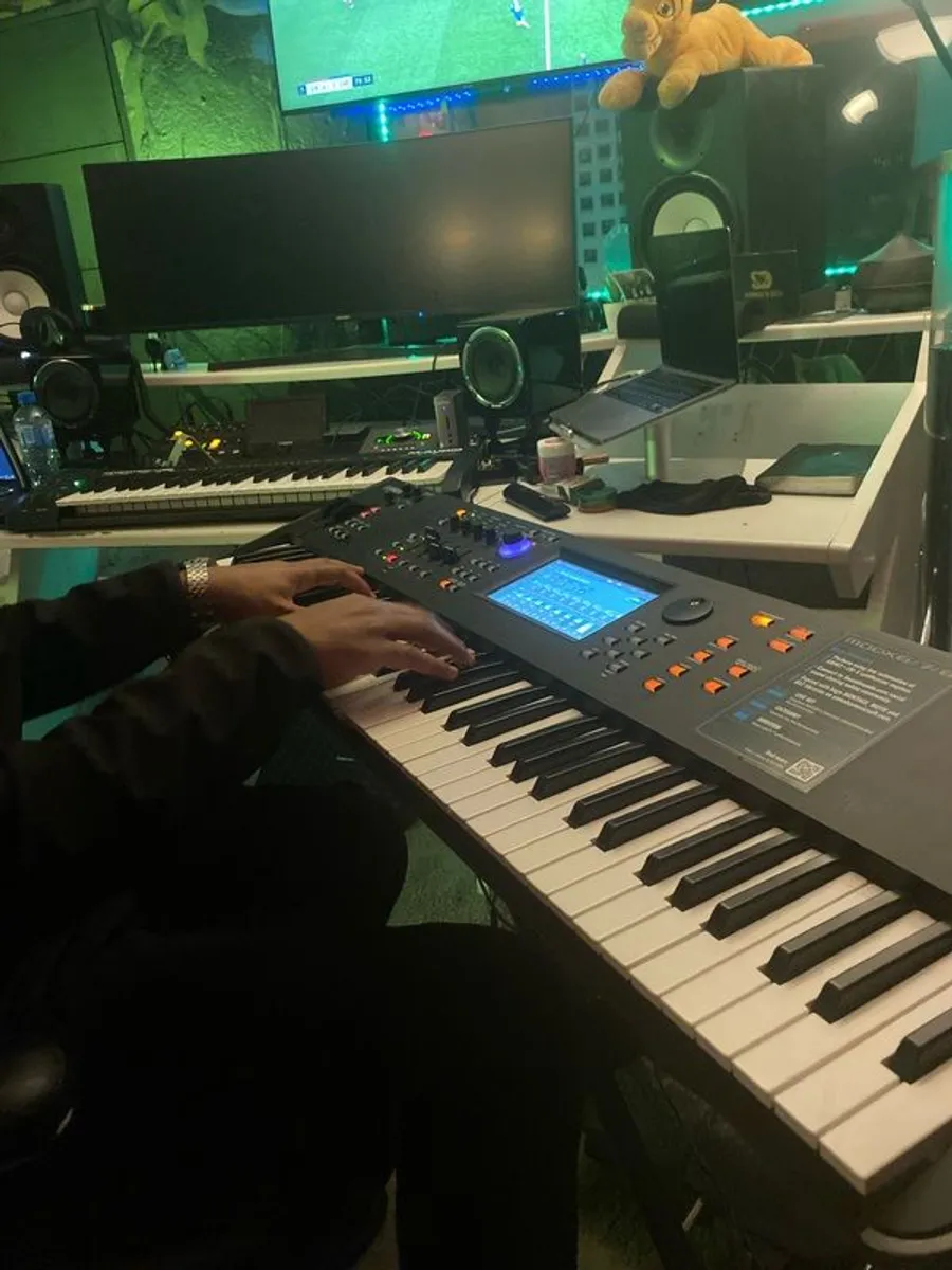 keyboard for sale - Image 1