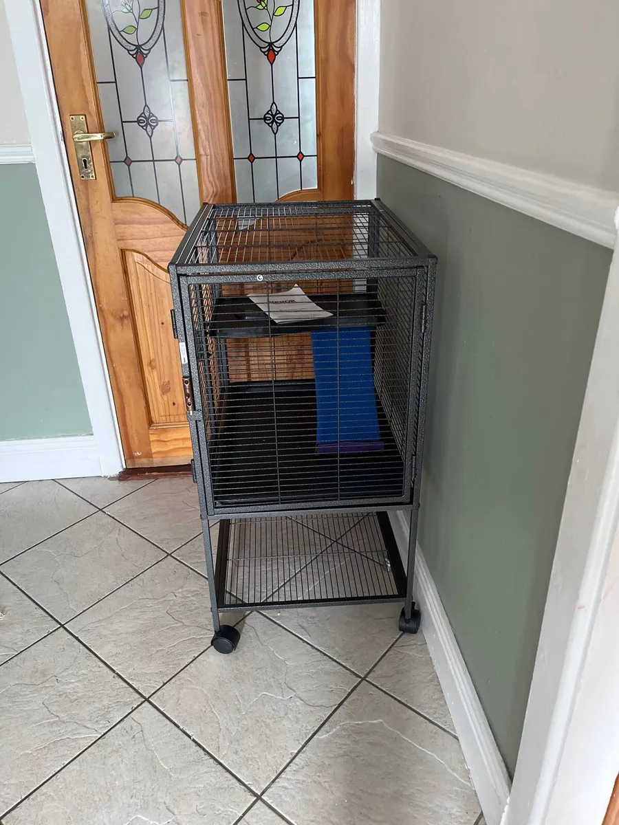 Small animal enclosure - Image 3