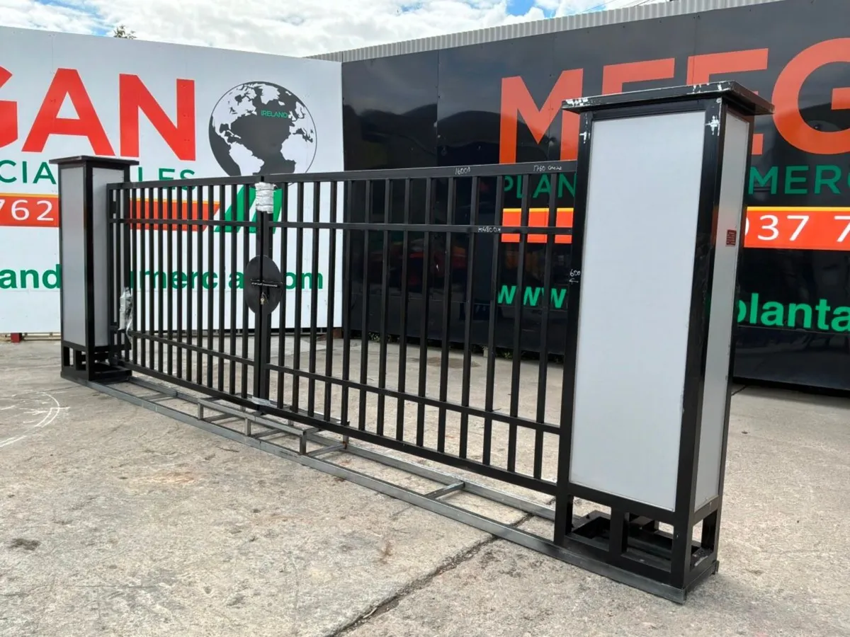 Unused 16ft Electric entrance gates & piers....... - Image 3