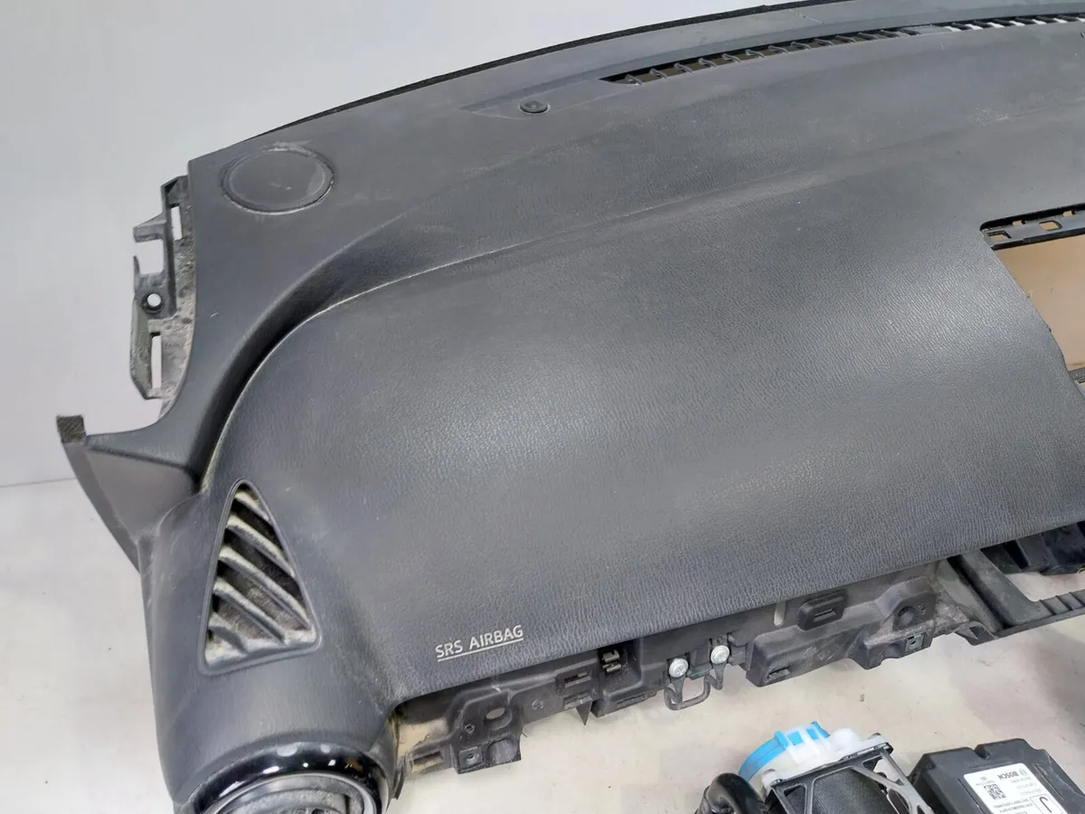 2016 Mazda 2  Air Bag Set - Image 2