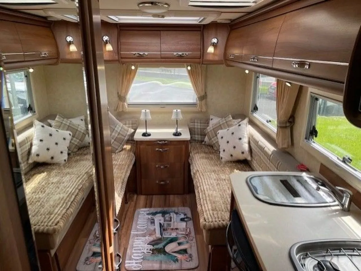 2010 AUTO-SLEEPERS BROADWAY EL 2 BERTH MOTORHOME - Image 4