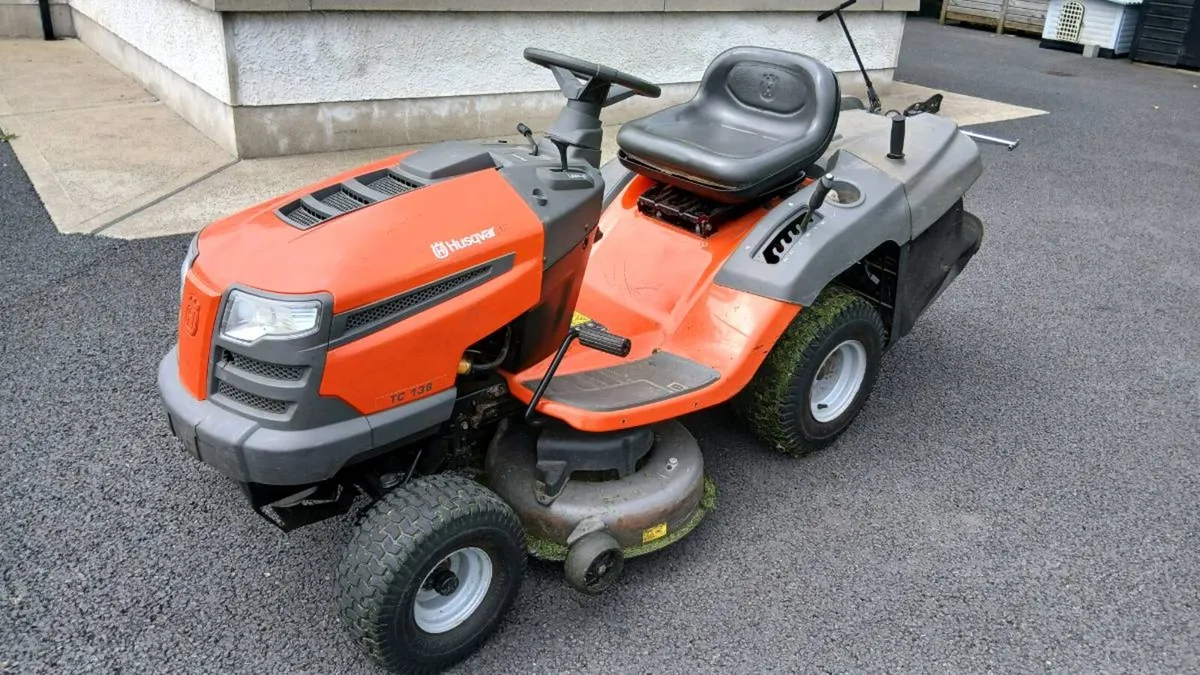 Husqvarna Tc138 Ride-on Lawnmower - Image 2