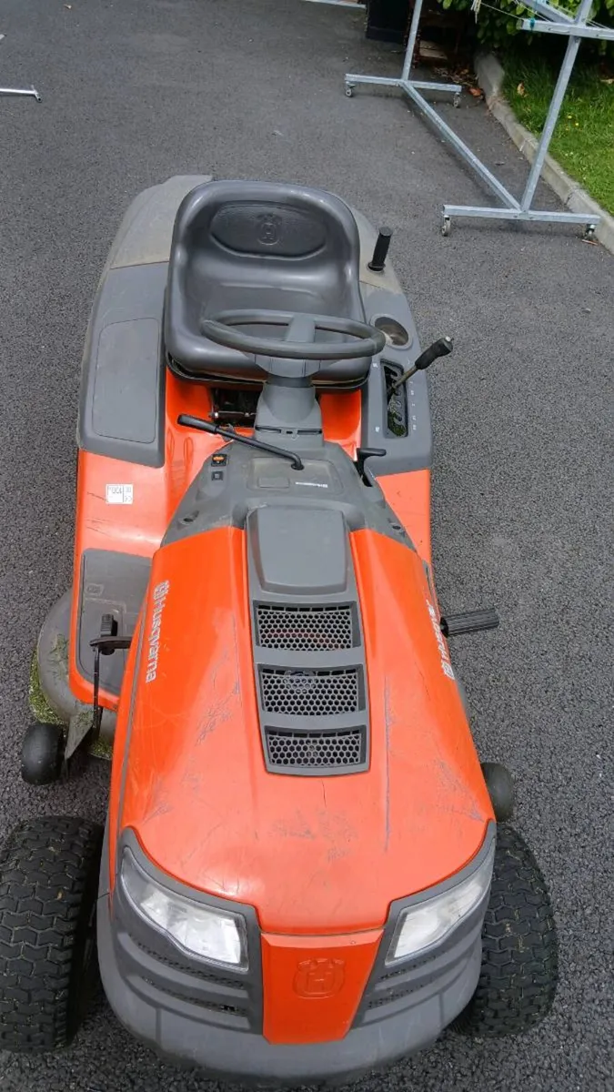 Husqvarna Tc138 Ride-on Lawnmower - Image 4