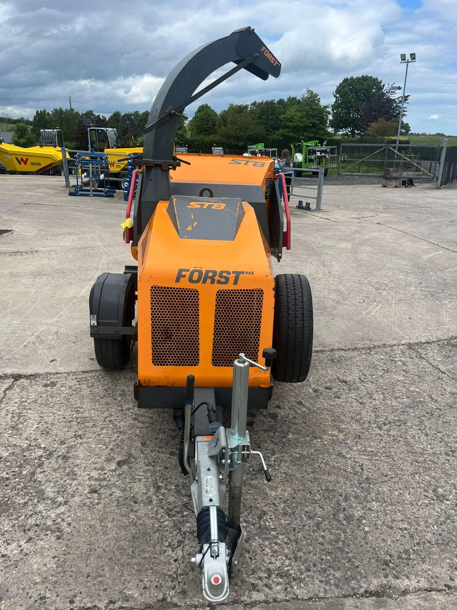 2017 Forst ST8 woodchipper - Image 2