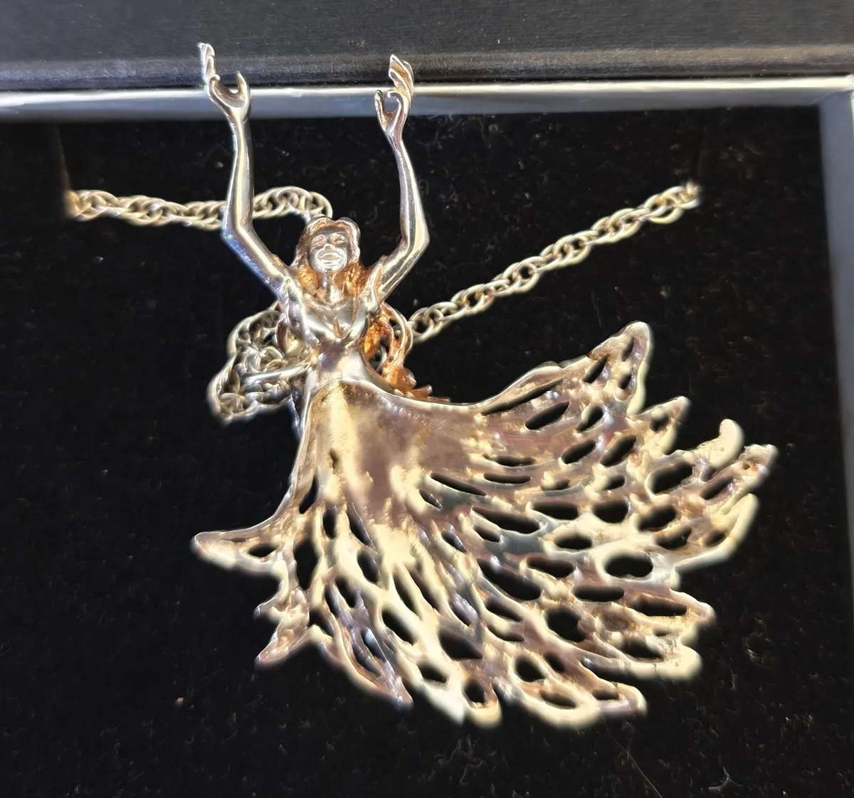 Ladies Silver Angel Necklace - Image 1