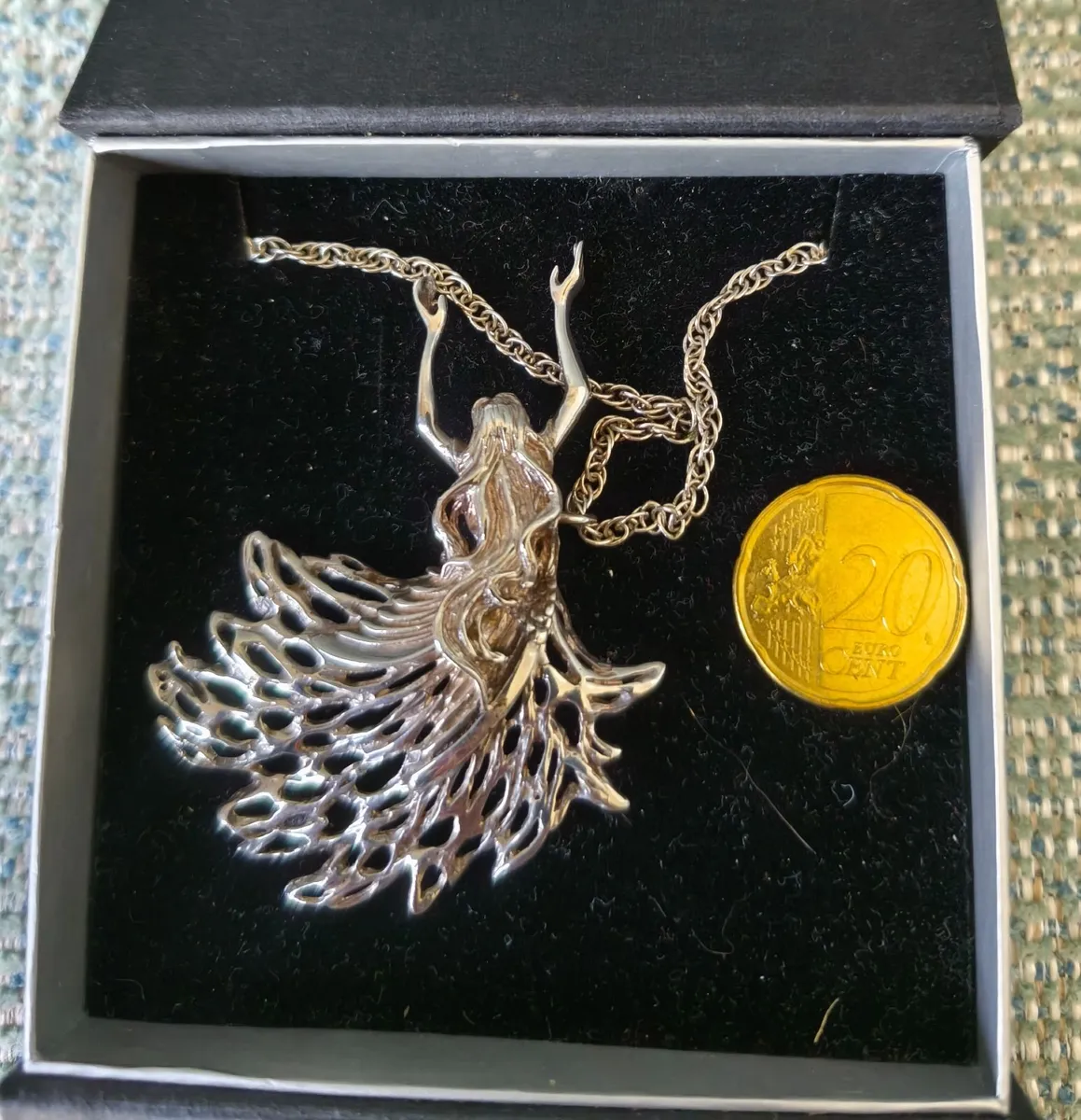 Ladies Silver Angel Necklace - Image 3