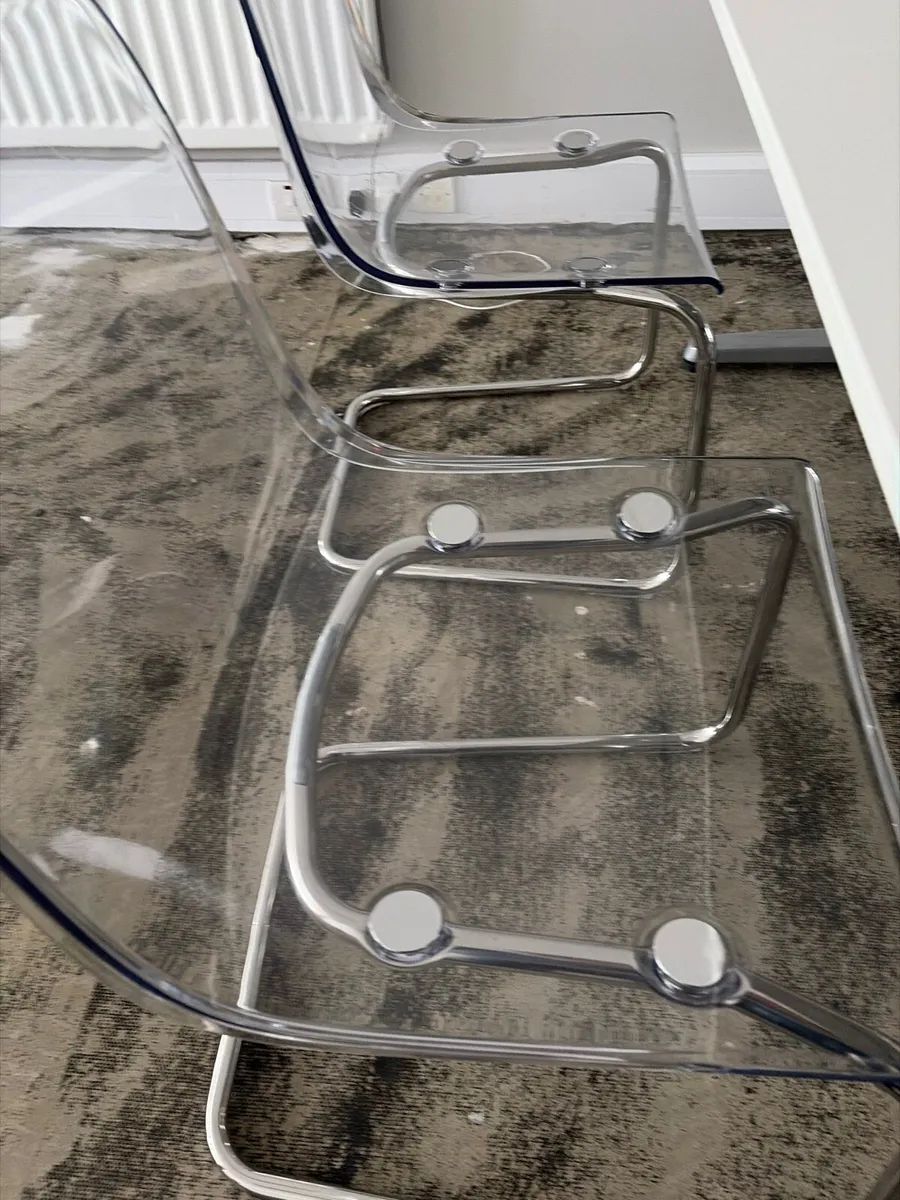 Office tables and chairs - Image 2