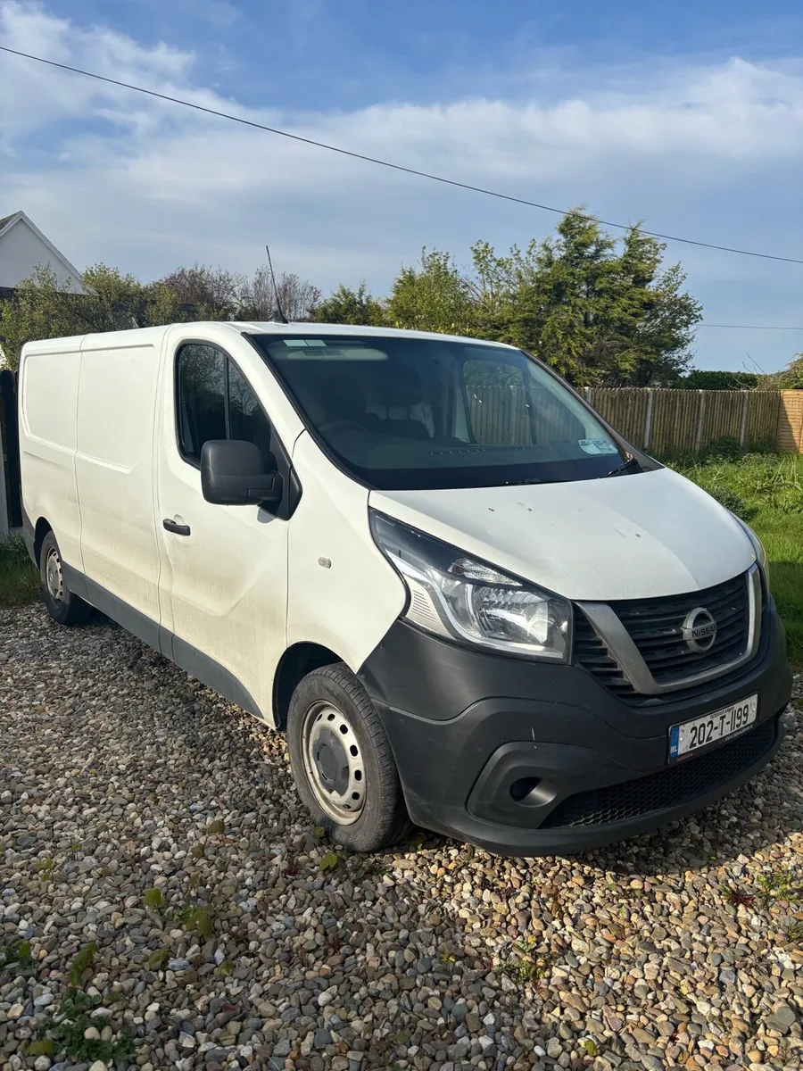 202 Nissan Van - Image 1