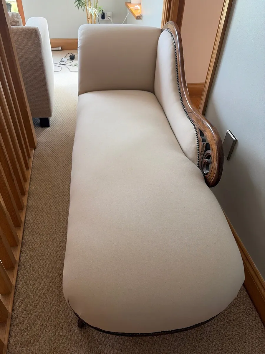 Antique Victorian style Chaise Loungue - Image 1