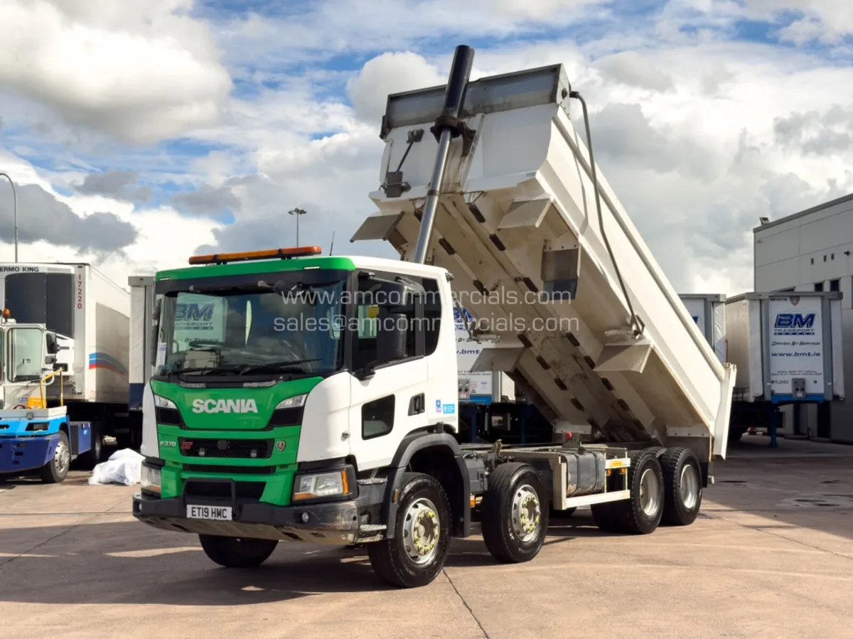 2019 (19) SCANIA P370 XT 8X4 TIPPER 32T - Image 2