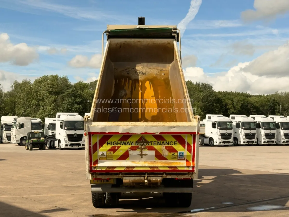 2019 (19) SCANIA P370 XT 8X4 TIPPER 32T - Image 3
