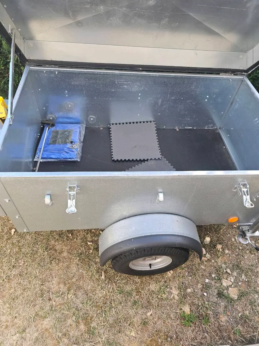 Camping Trailer - Image 4
