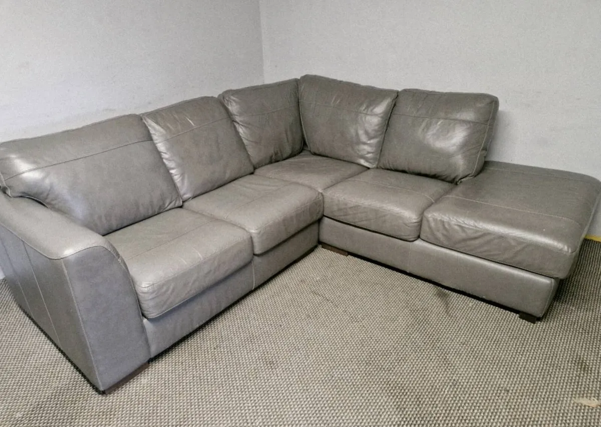 Corner sofa - Image 1
