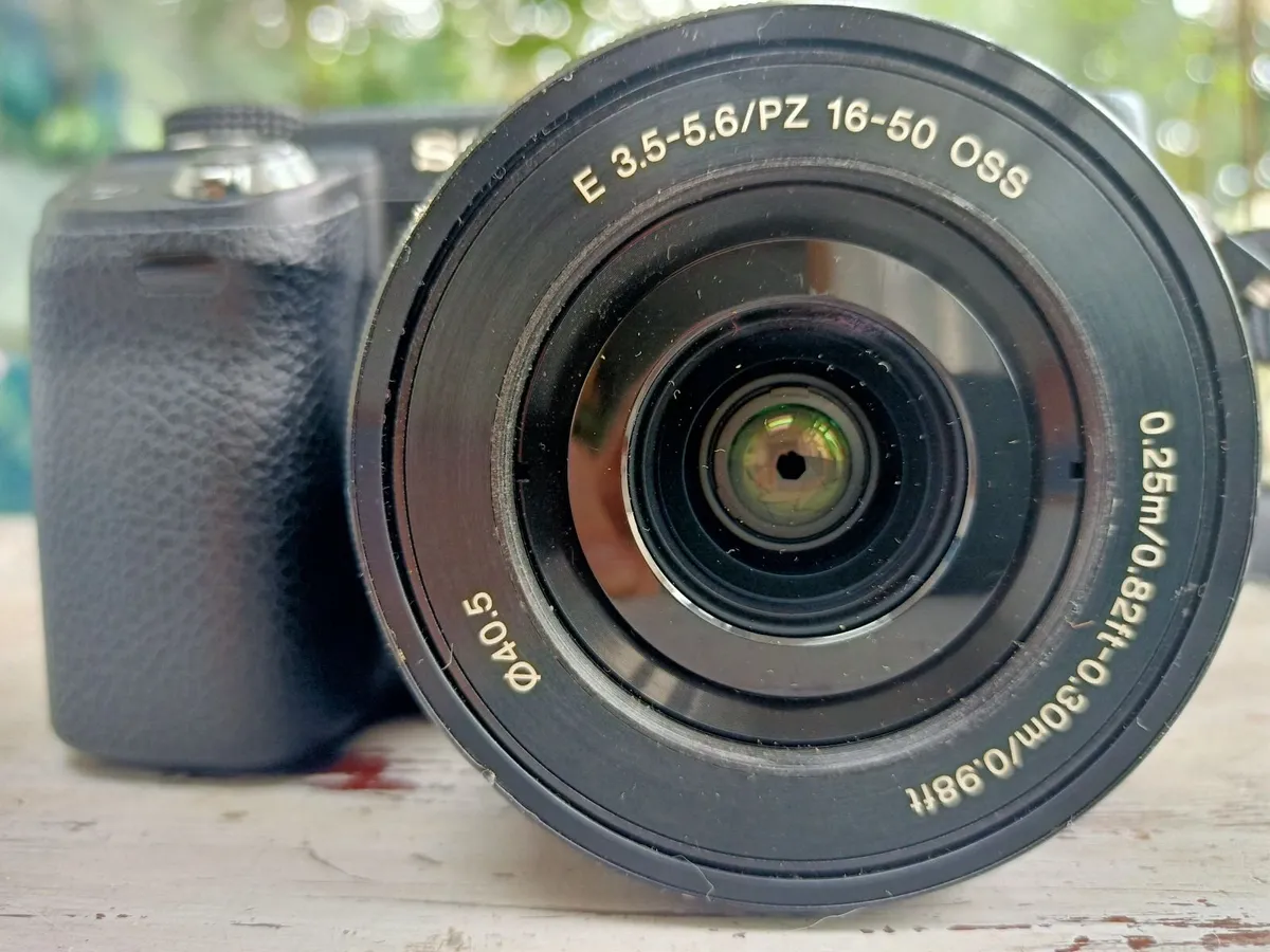 Sony NEX-6 Camera Kit + accessories - Image 1