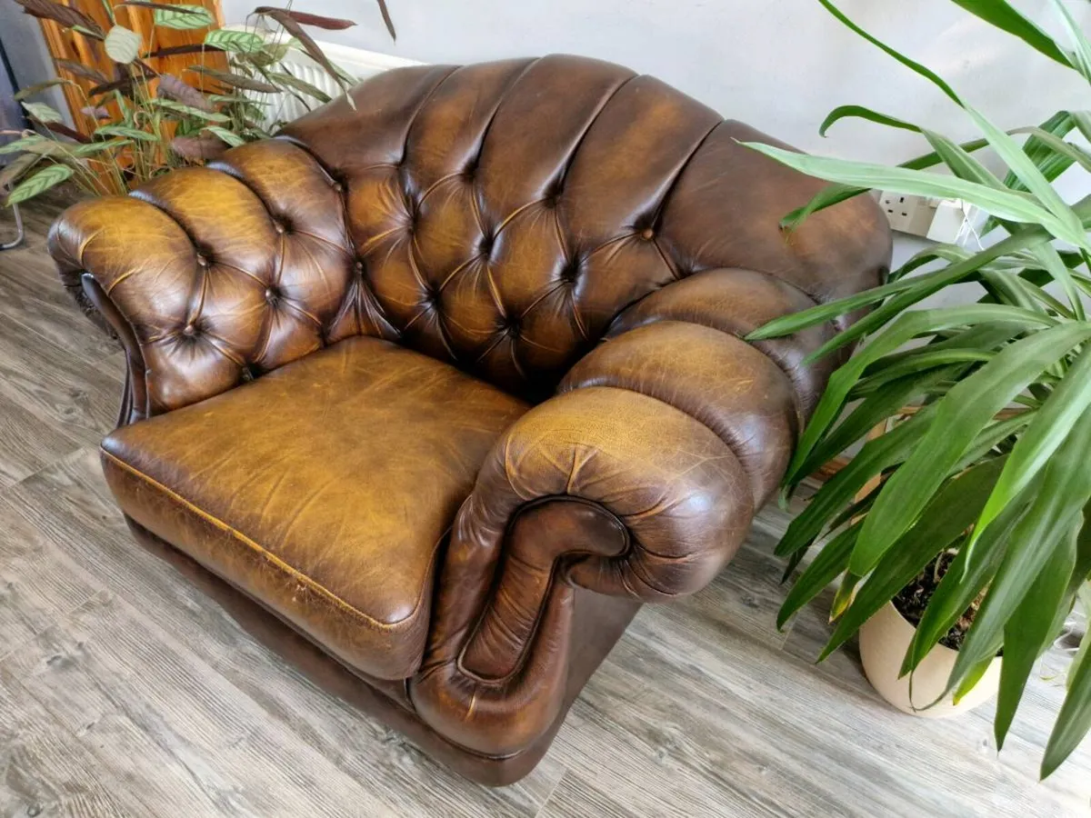 Chesterfield armchair - Image 2