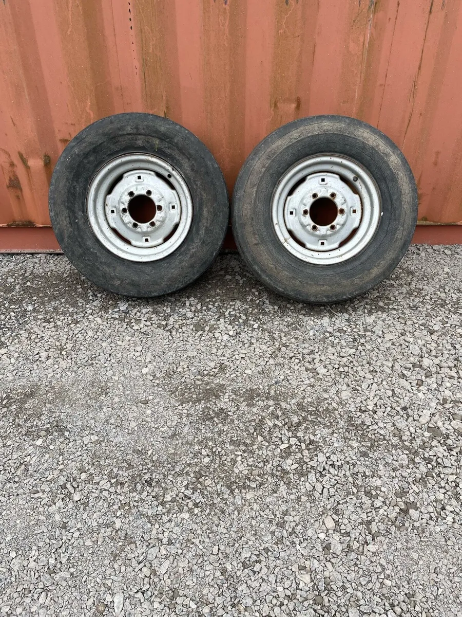 Front Tractor wheels and set of brothers - Image 1