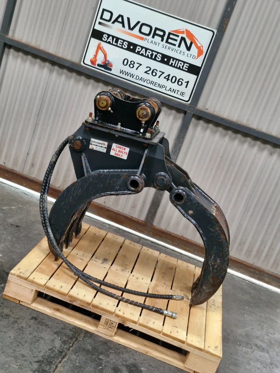 JDE used 4t to 8t hydraulic rock/Timber grab - Image 1