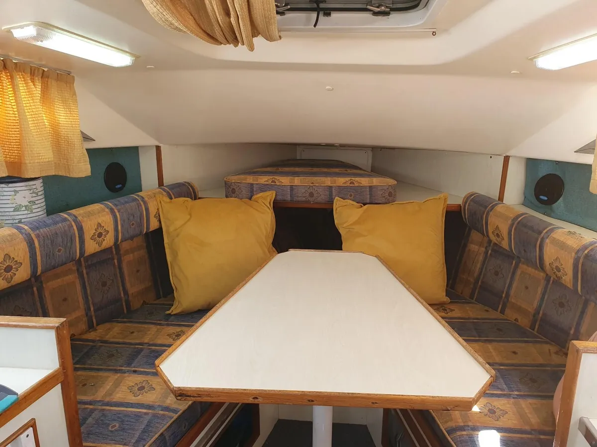 Bounty 27 sedan for sale - Image 4