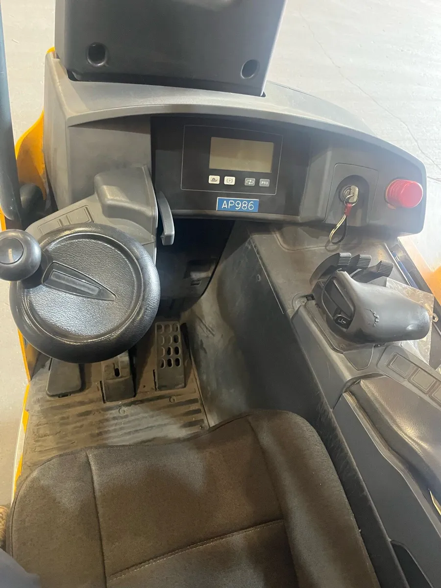 Jungheinrich ETV114 High Reach Forklift - Image 3