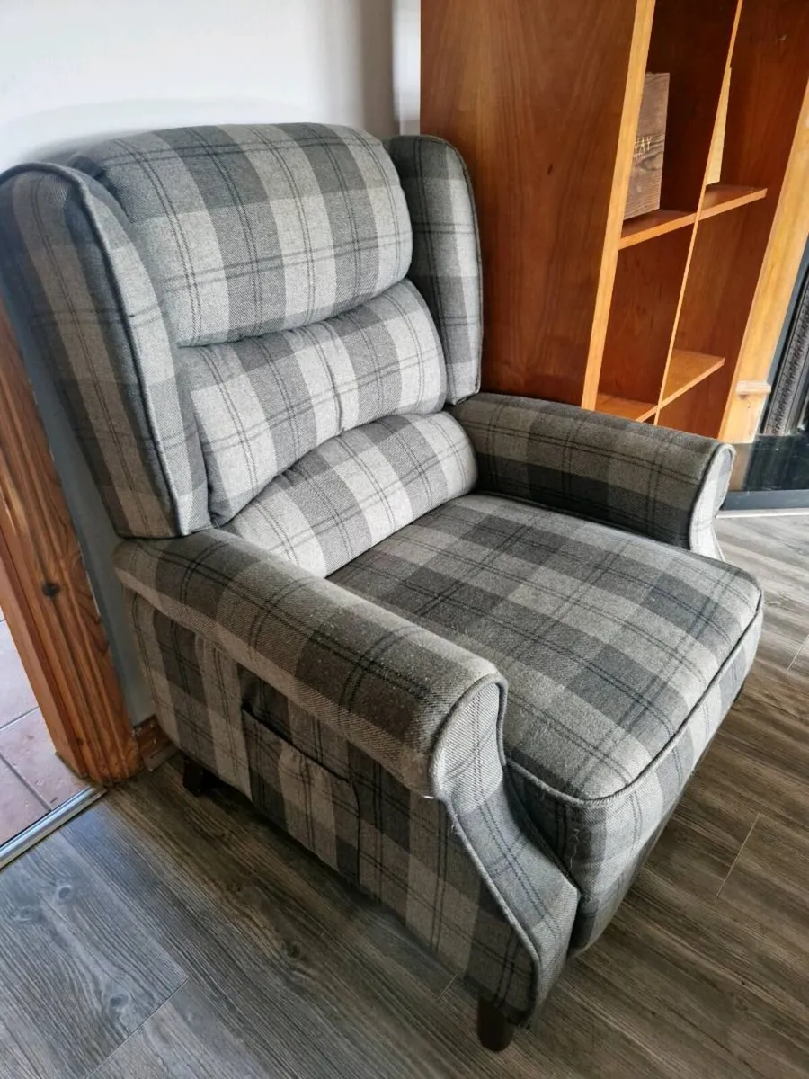 Armchair - Image 1