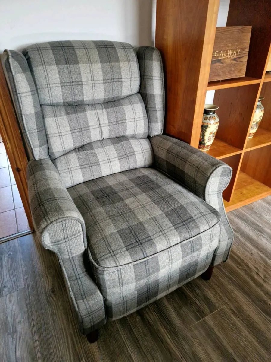 Armchair - Image 2