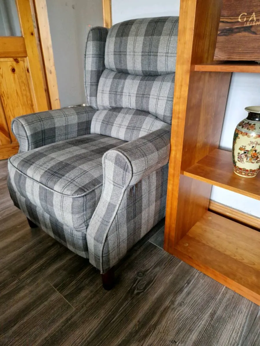 Armchair - Image 3