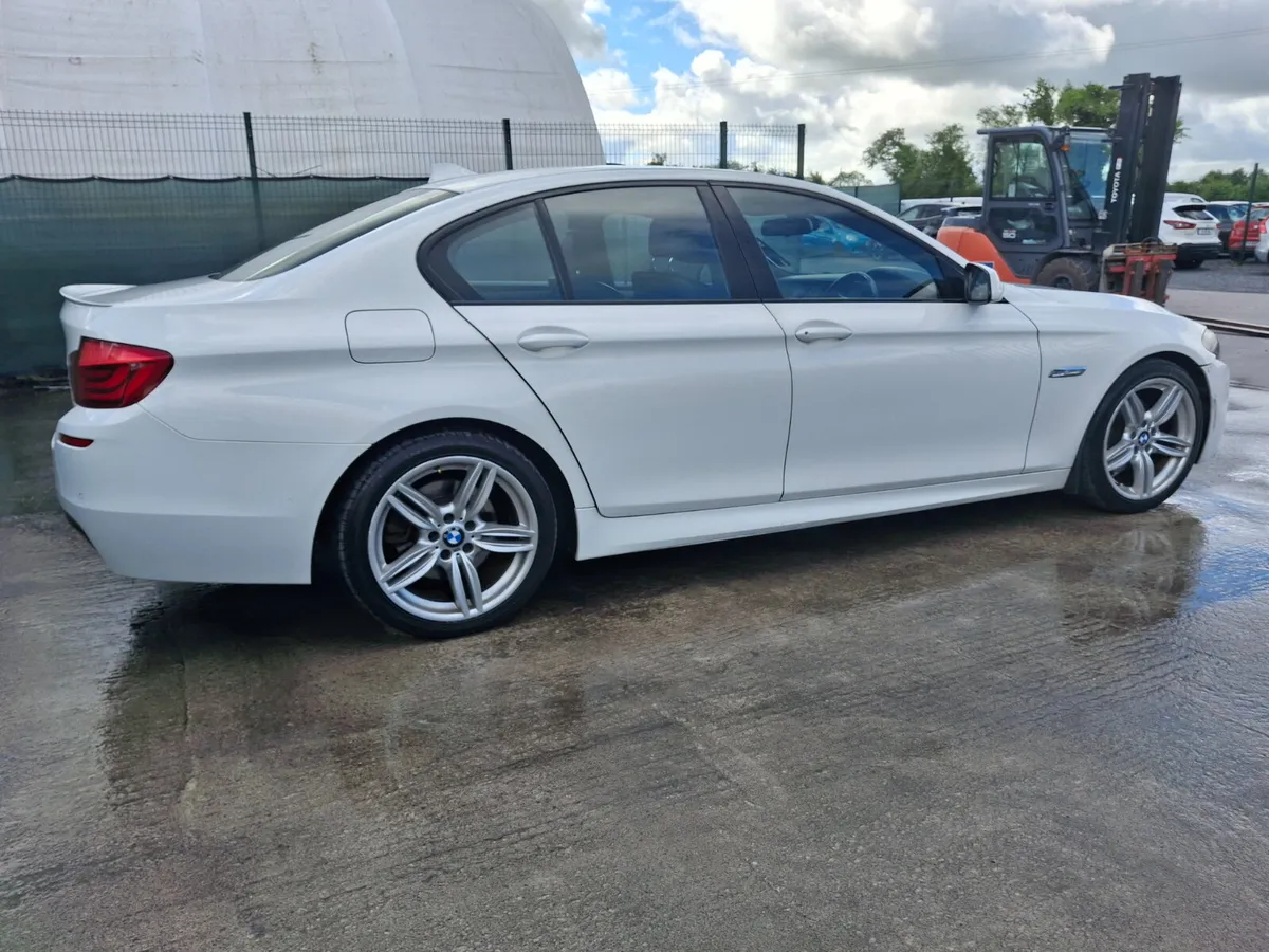 2010 BMW 520D M-Sport Drive away - Image 3