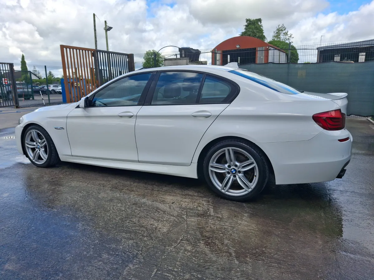2010 BMW 520D M-Sport Drive away - Image 4